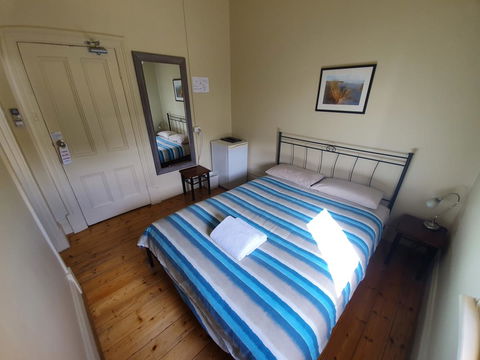 Pier Hotel - Australian Directory 14