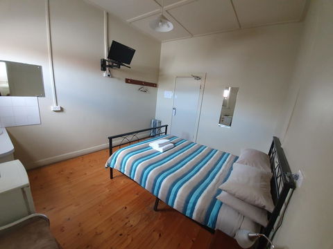 Pier Hotel - Australian Directory 20