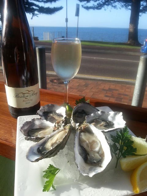 Pier Hotel - Australian Directory 7