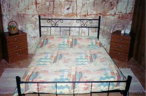 Radeka Downunder Underground Motel - Australian Directory 3