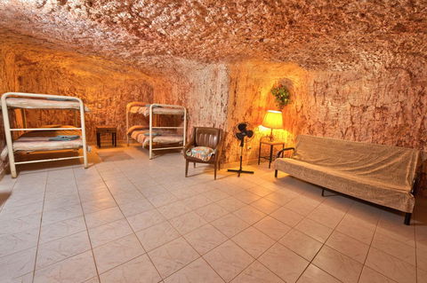 Radeka Downunder Underground Motel - Australian Directory 4