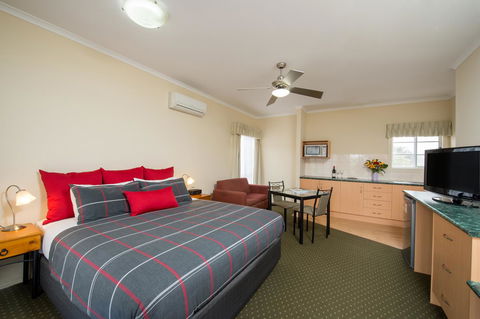 John Pirie Motor Inn - Australian Directory 20