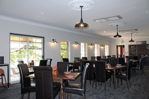 John Pirie Motor Inn - Australian Directory 40