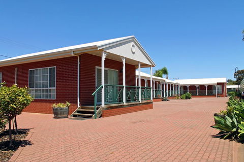 John Pirie Motor Inn - Australian Directory 6
