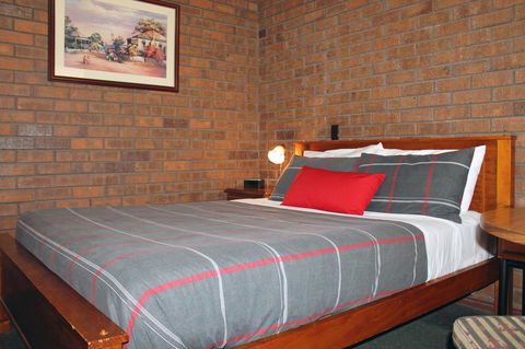 John Pirie Motor Inn - Australian Directory 16