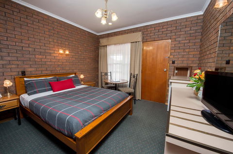 John Pirie Motor Inn - Australian Directory 33