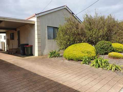 Super Central Location - Australian Directory 2