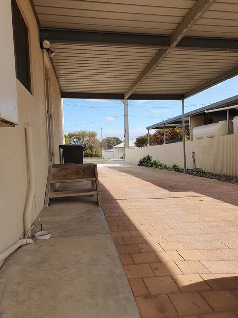 Super Central Location - Australian Directory 10