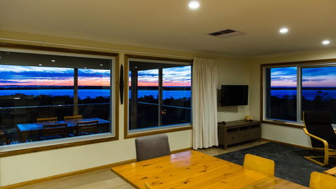 Southern Ocean Lookout - Australian Directory 14