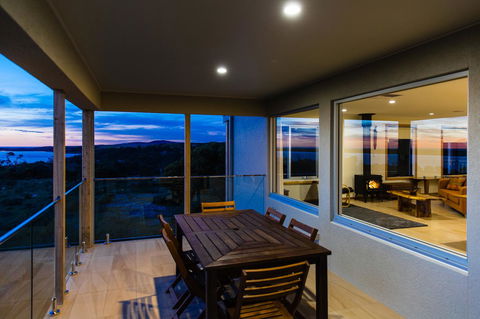 Southern Ocean Lookout - Australian Directory 13