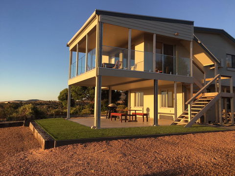 Southern Ocean Lookout - Australian Directory 11