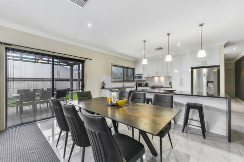 Accommodation On Lansell 2 - Australian Directory 6