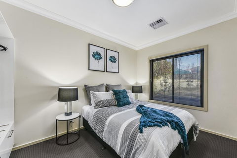 Accommodation On Lansell 2 - Australian Directory 9