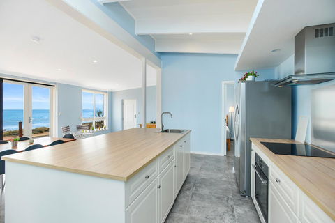 Salomon Sea Haus - Sellicks Beach - Australian Directory 8