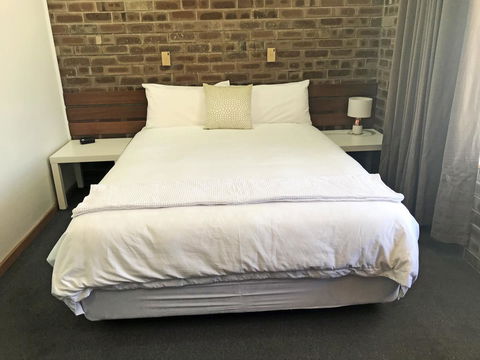 Lake Albert Motel - Australian Directory 37