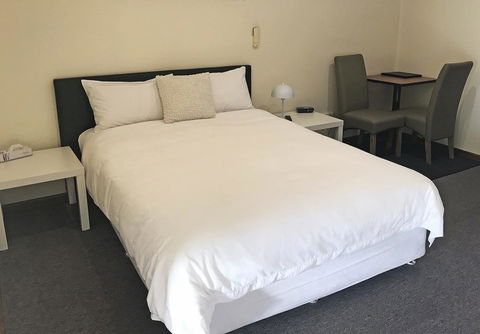 Lake Albert Motel - Australian Directory 7