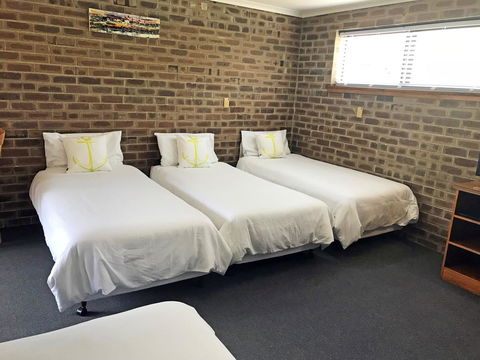 Lake Albert Motel - Australian Directory 44