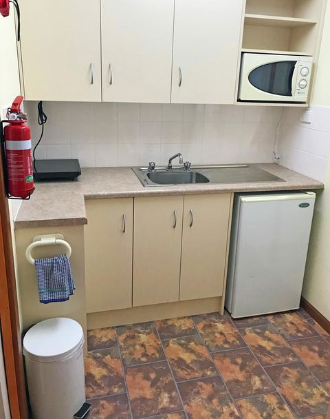 Lake Albert Motel - Australian Directory 32