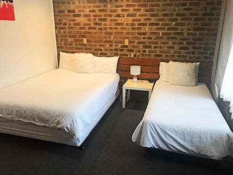 Lake Albert Motel - Australian Directory 25