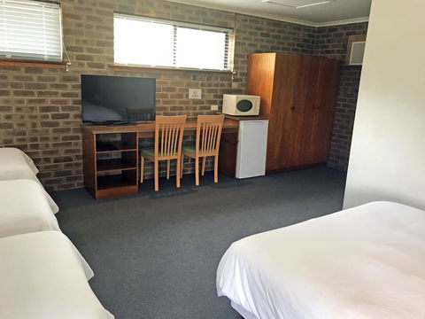 Lake Albert Motel - Australian Directory 43