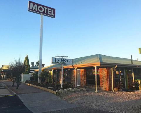 Lake Albert Motel - Australian Directory 12