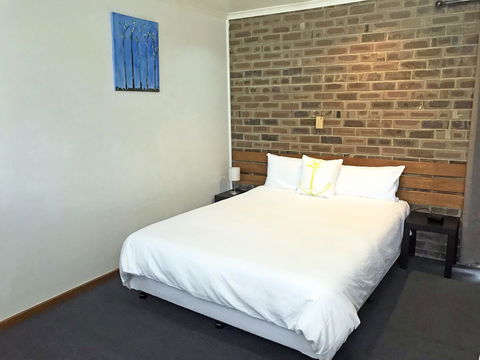 Lake Albert Motel - Australian Directory 42