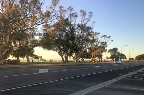 Lake Albert Motel - Australian Directory 9