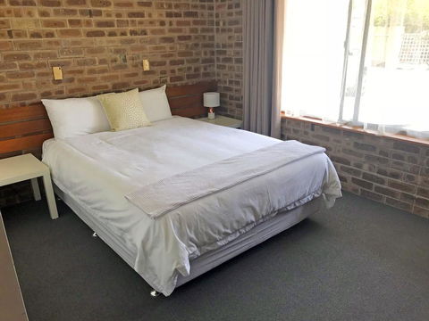 Lake Albert Motel - Australian Directory 38