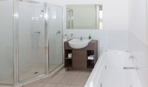 South Shores Yellowfin Villa 96 - South Shores Normanville - Australian Directory 11
