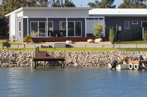 Villa Serra - Australian Directory 11