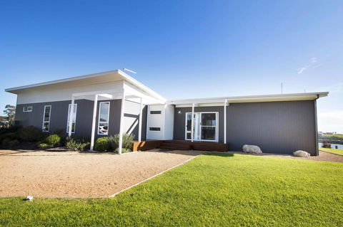 Villa Serra - Australian Directory 0