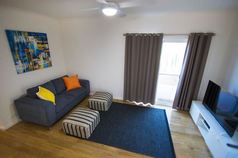 Villa Serra - Australian Directory 4