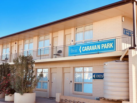 Opal Inn Hotel, Motel, Caravan Park - Australian Directory 34
