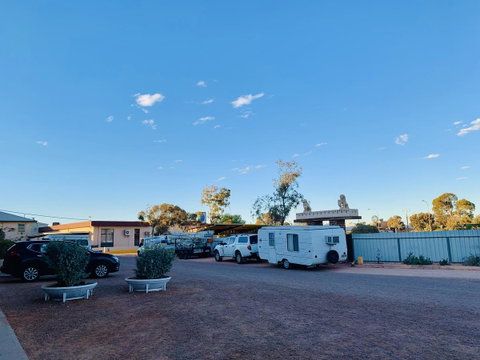 Opal Inn Hotel, Motel, Caravan Park - Australian Directory 40