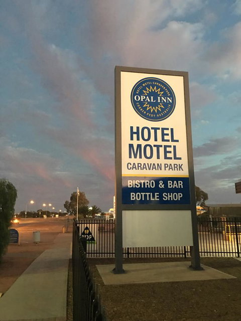 Opal Inn Hotel, Motel, Caravan Park - Australian Directory 0
