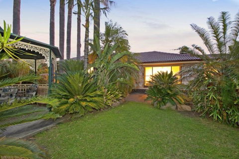 The Palms - Australian Directory 24