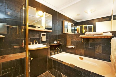 The Palms - Australian Directory 20