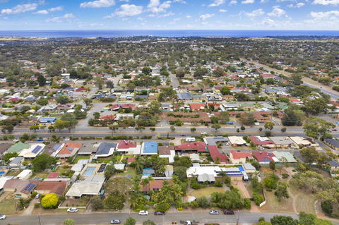 The Palms - Australian Directory 25