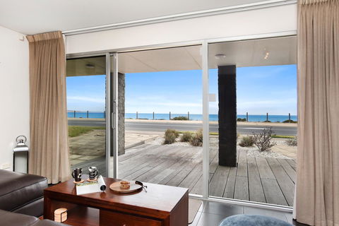 Esplanade Escape - Australian Directory 29