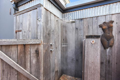 Esplanade Escape - Australian Directory 8