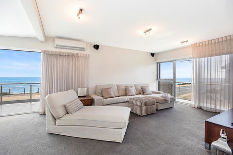 Esplanade Escape - Australian Directory 17