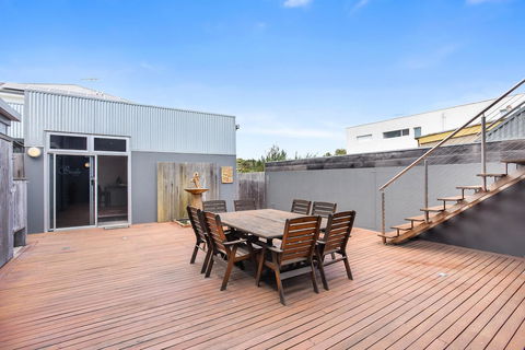 Esplanade Escape - Australian Directory 31