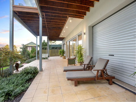 Muse On The Murray - Australian Directory 32