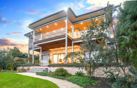 Muse On The Murray - Australian Directory 9