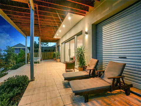 Muse On The Murray - Australian Directory 1