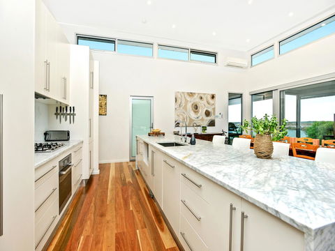 Muse On The Murray - Australian Directory 43