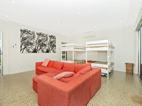 Muse On The Murray - Australian Directory 33