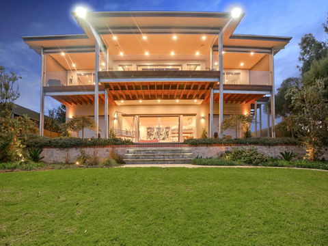 Muse On The Murray - Australian Directory 0