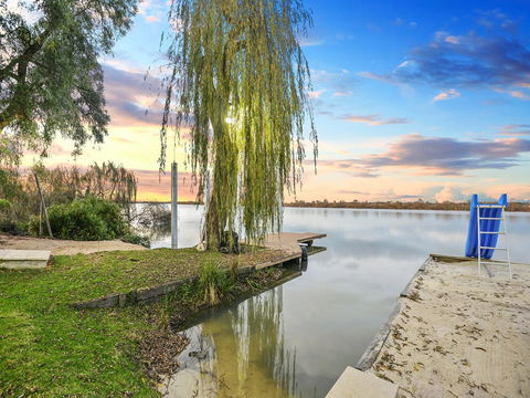 Muse On The Murray - Australian Directory 3