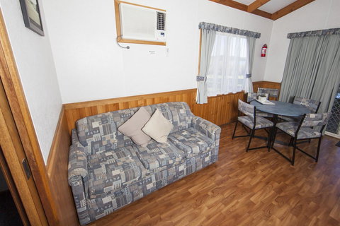 Lakeside Tourist Park - Australian Directory 6